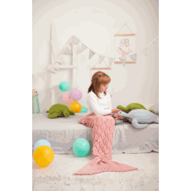 Crochetts teppepose rosa havfrue